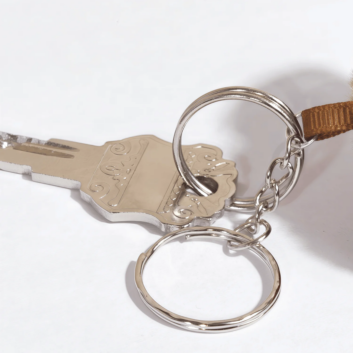 25mm metal ring buckles attached to bag hardware