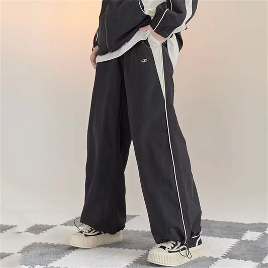 Baggy cargo pants black full body front