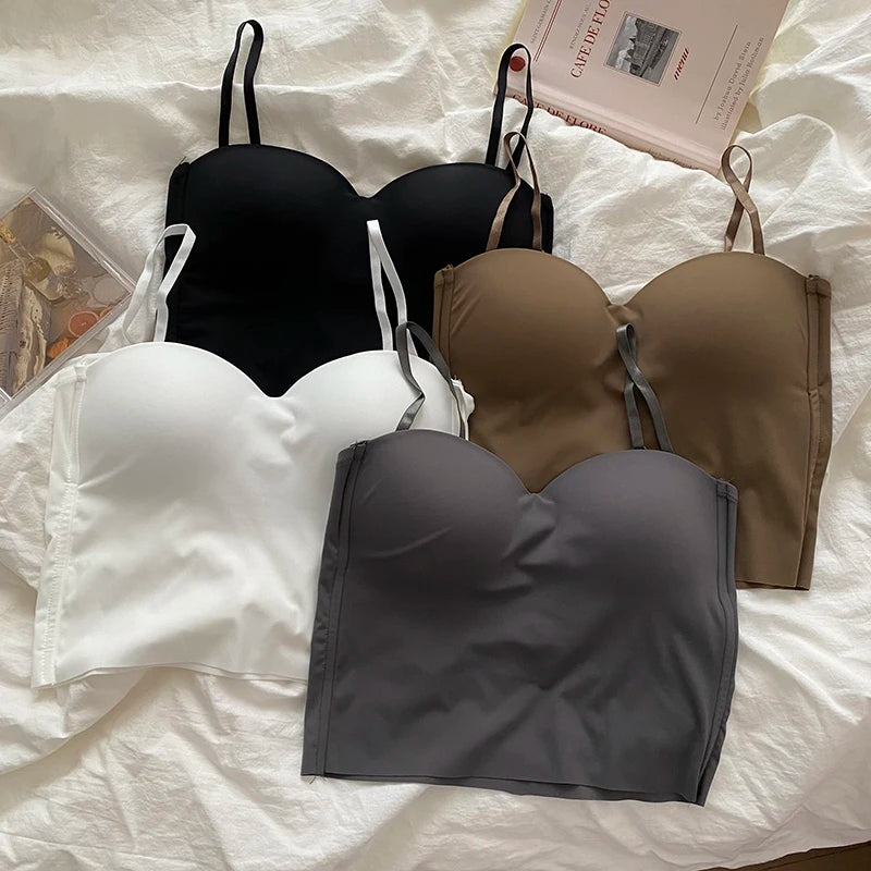  Seamless camisole with built-in cups white worn with skirt