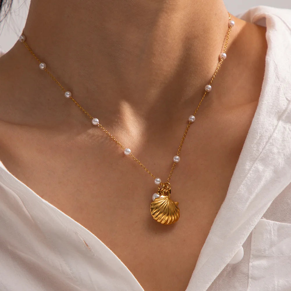 Pearl starfish shell necklace full view gold