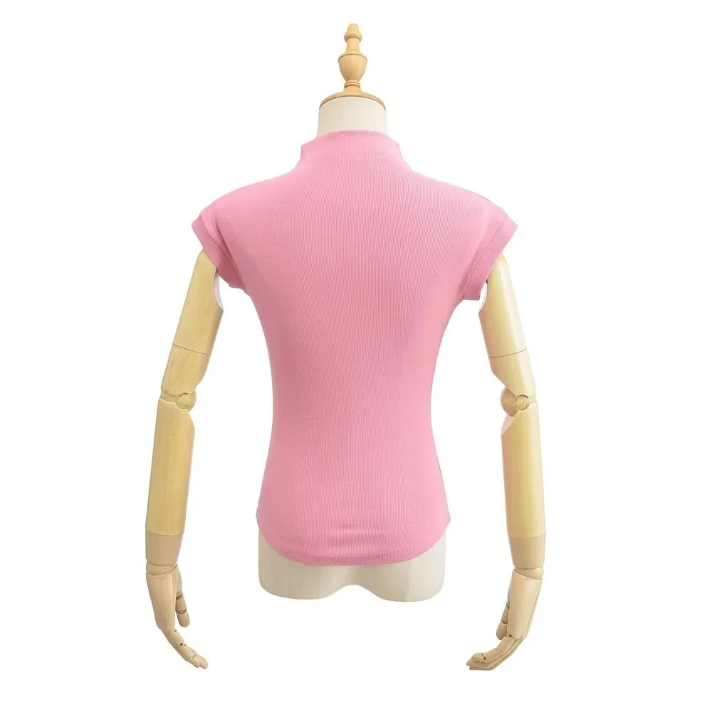  Sleeveless turtleneck top worn with jeans