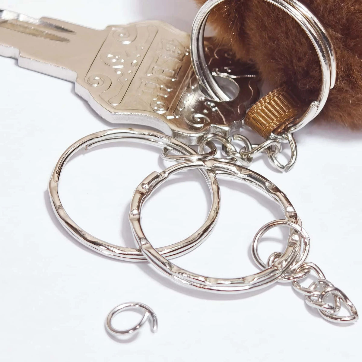 25mm metal ring buckles attached to bag hardware