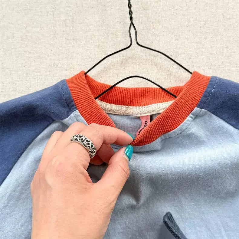 Boys letter print pullover worn by child