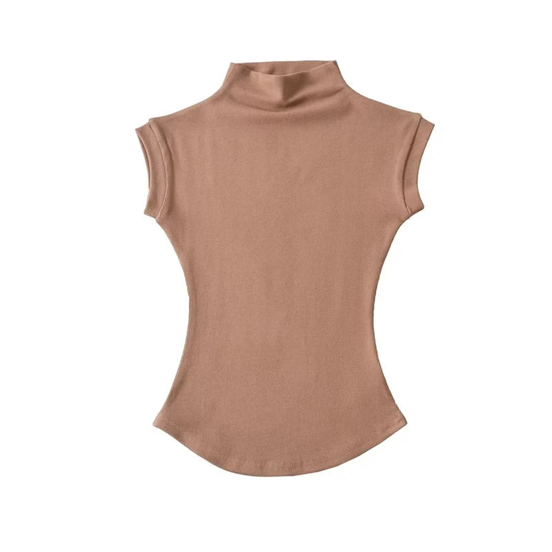  Sleeveless turtleneck top outdoor lifestyle shot