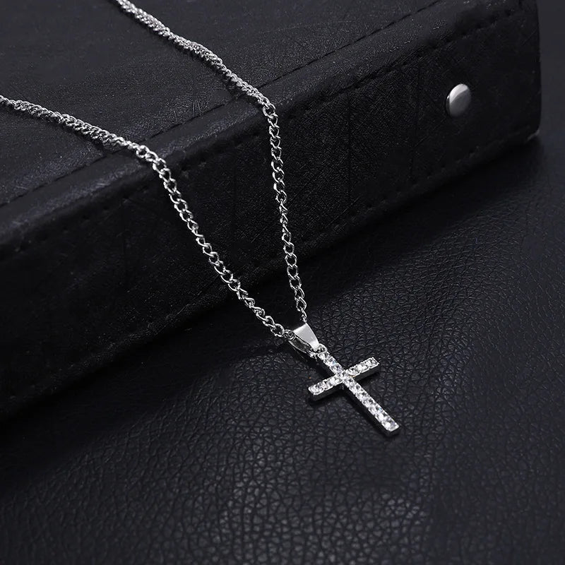 Zircon cross pendant necklace pendant close-up