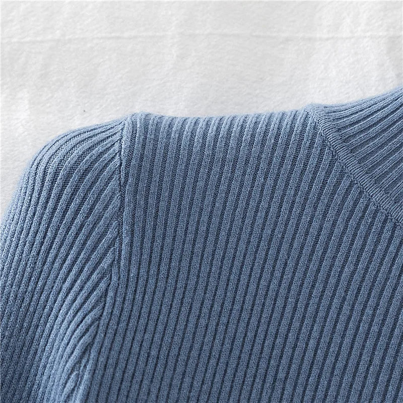 Soft turtleneck sweater front ash