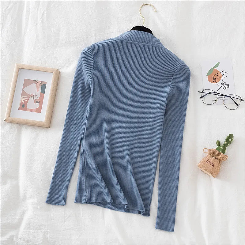 Soft turtleneck sweater front ash