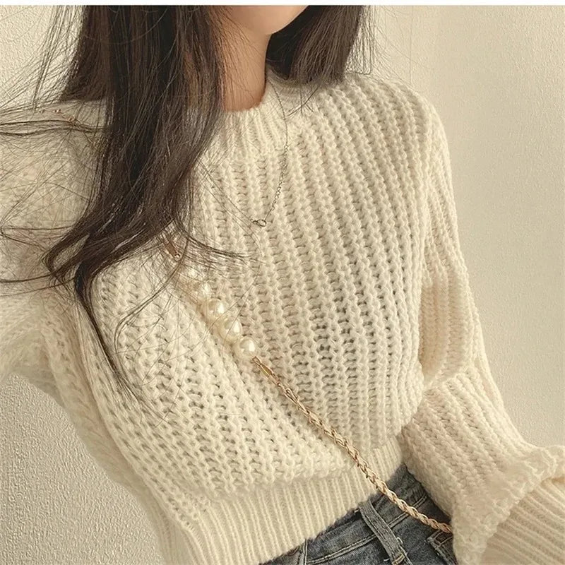  Loose korean sweater beige worn close up sleeve