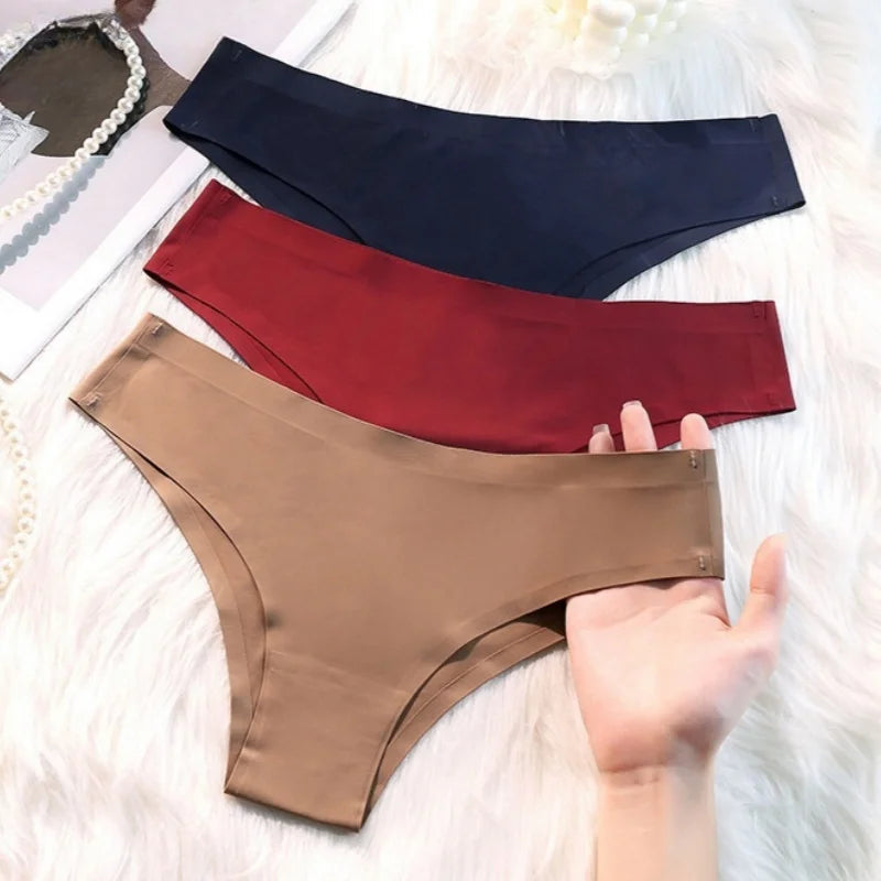Women's seamless ice silk bikini briefs worn model