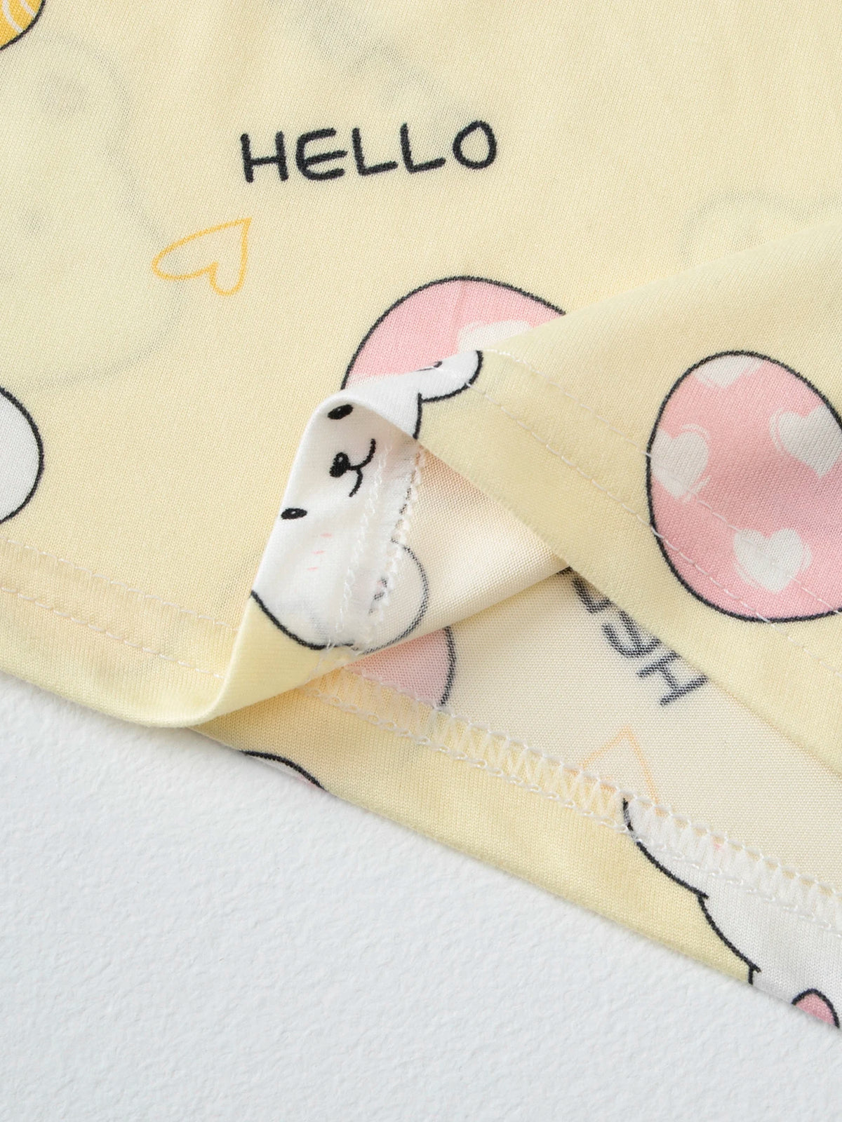 Kids shorts set top detail
