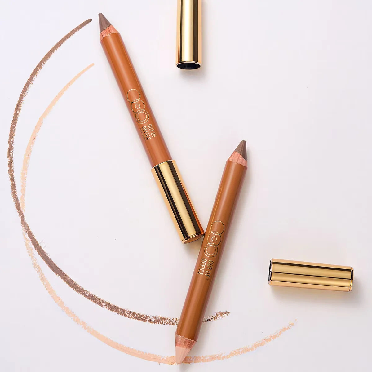 Contour & highlight duo pencil swatch on skin