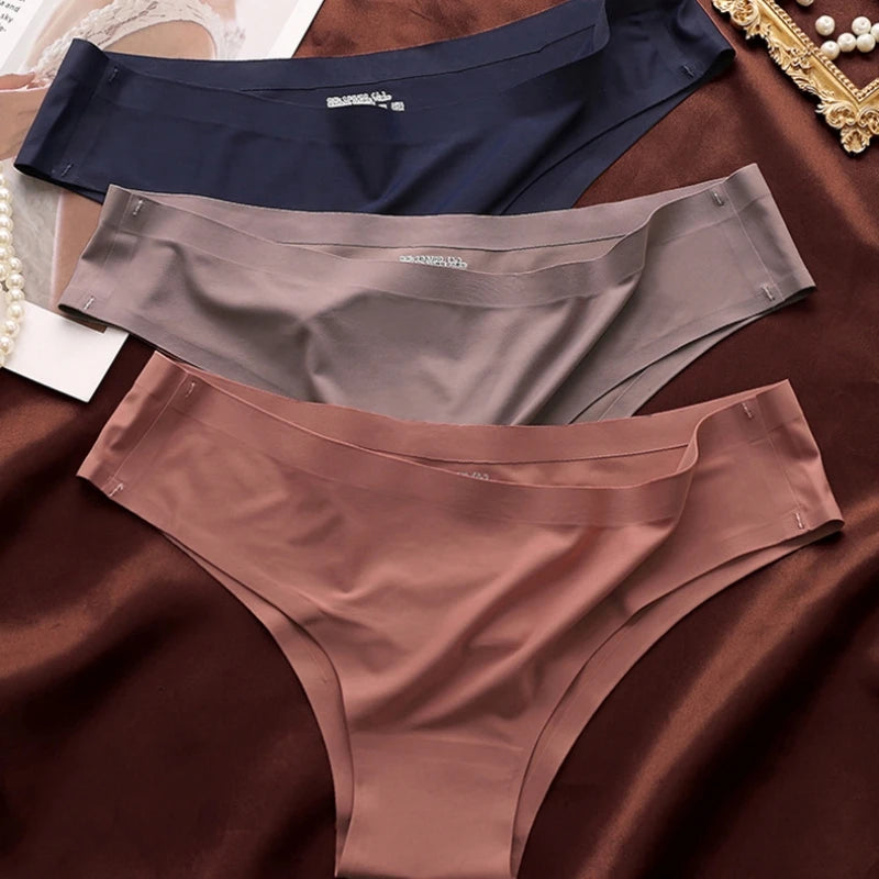 Women's seamless ice silk bikini briefs worn model