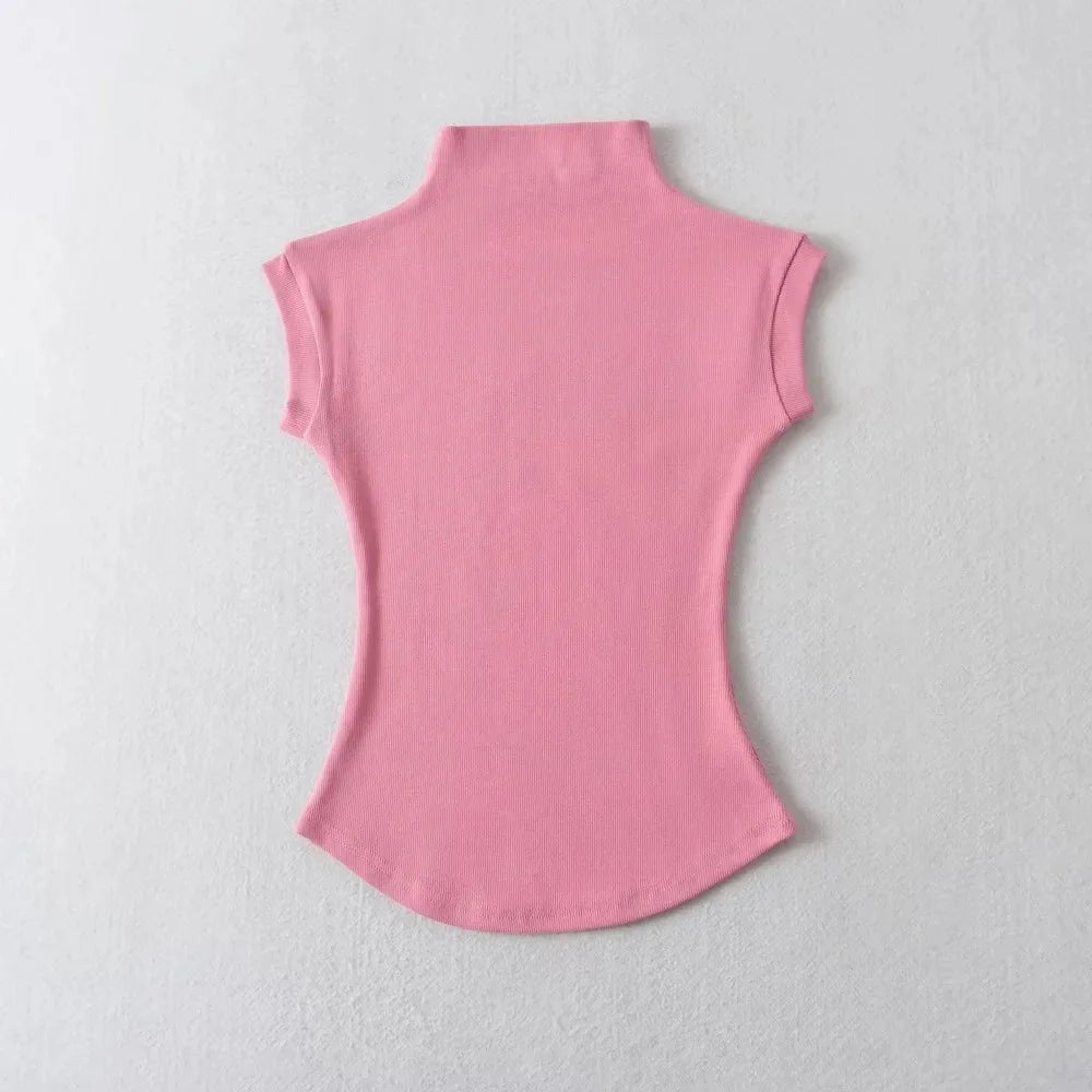 Sleeveless turtleneck top full body white