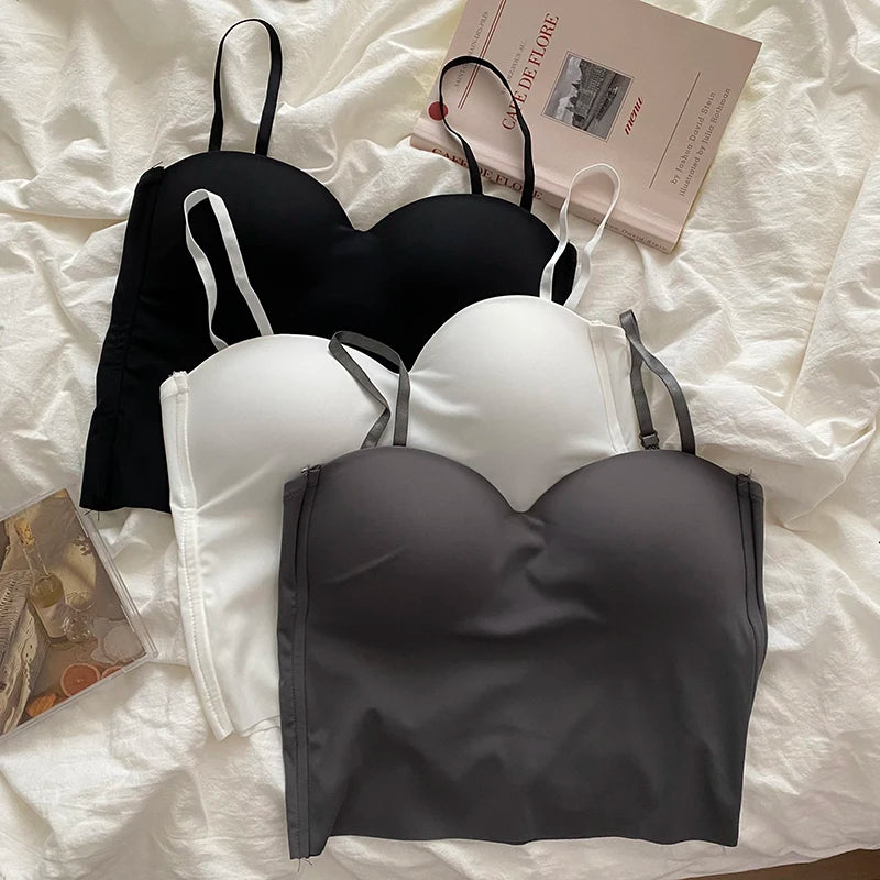 Seamless camisole with built-in cups black folded closeup