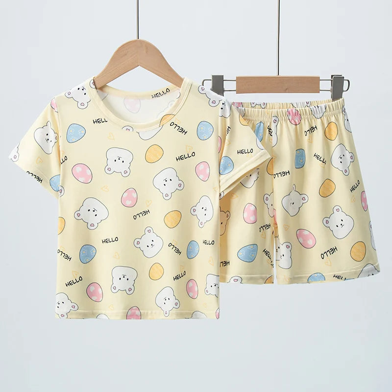 Kids shorts set top detail