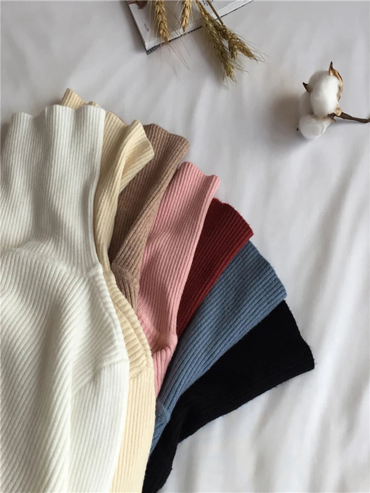 Ribbed turtleneck sweater option