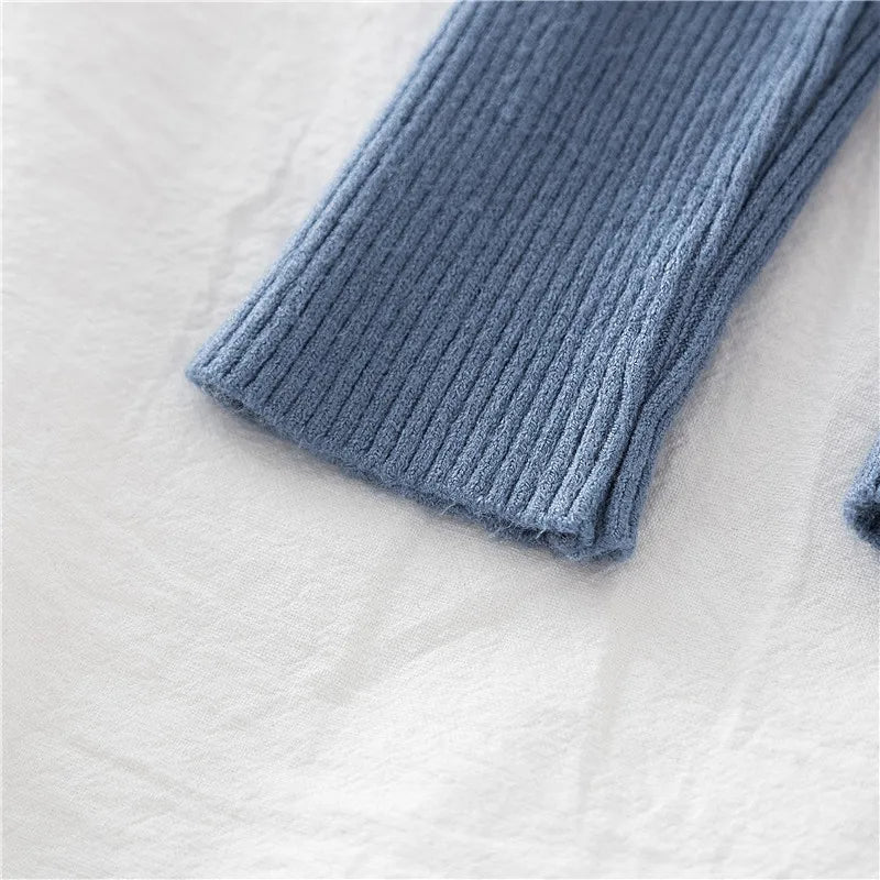 Soft turtleneck sweater front ash